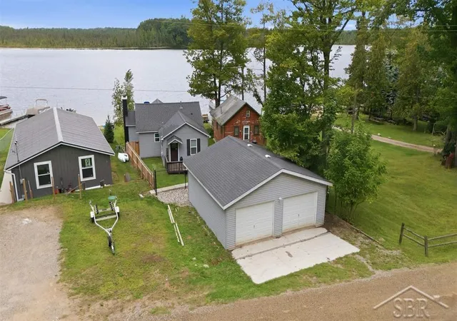 Photo 3 of Single family home for sale at 2909 Chippewa Trl, Lupton, MI 48635 | MLS# 61050220395 | Listing updated on 2026-09-01