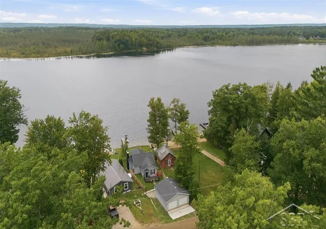 Photo 4 of Single family home for sale at 2909 Chippewa Trl, Lupton, MI 48635 | MLS# 61050220395 | Listing updated on 2026-09-01