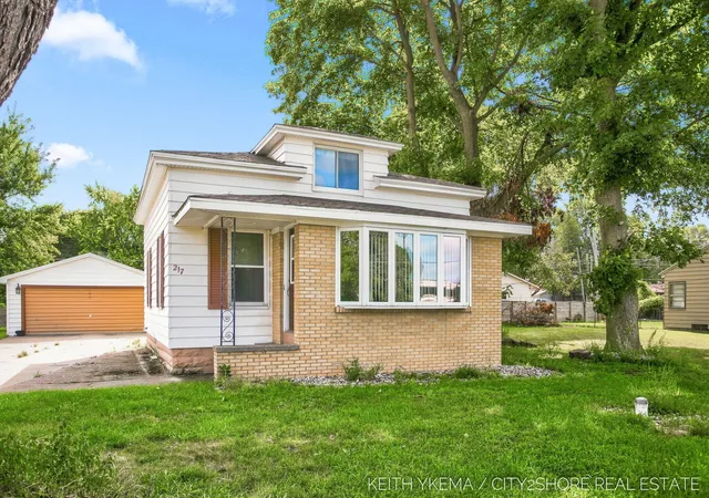 Photo 1 of Sale Pending at 217 N Franklin St, Zeeland, MI 49464 | MLS# 65026046284 | Listing updated on 2026-09-14