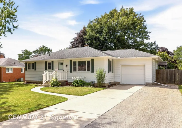 Photo 1 of Single family home for sale at 2805 Courtland Pl, Saginaw, MI 48603 | MLS# 61050220398 | Listing updated on 2026-09-01