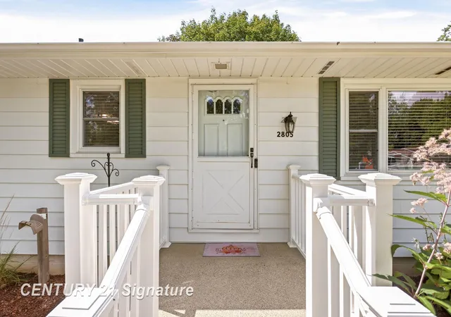 Photo 3 of Single family home for sale at 2805 Courtland Pl, Saginaw, MI 48603 | MLS# 61050220398 | Listing updated on 2026-09-01