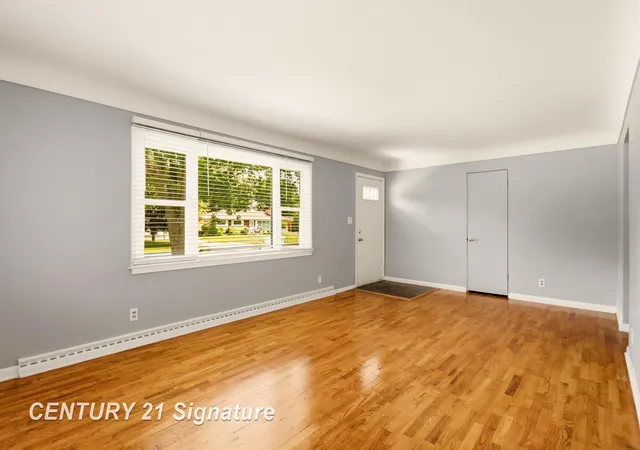 Photo 4 of Single family home for sale at 2805 Courtland Pl, Saginaw, MI 48603 | MLS# 61050220398 | Listing updated on 2026-09-01