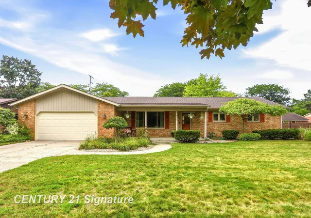 Photo 1 of Single family home for sale at 4331 Hilray Dr, Saginaw, MI 48638 | MLS# 61050220399 | Listing updated on 2026-09-18