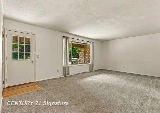 Photo 4 of Single family home for sale at 4331 Hilray Dr, Saginaw, MI 48638 | MLS# 61050220399 | Listing updated on 2026-09-18