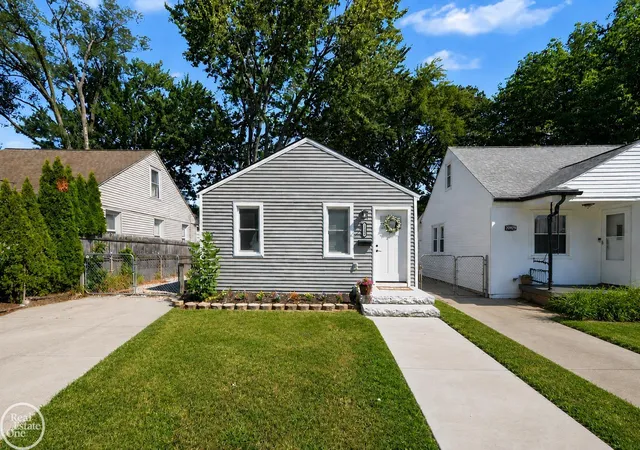 Photo 1 of Single family home for sale at 20925 Ridgemont St, Harper Woods, MI 48225 | MLS# 58050220401 | Listing updated on 2026-09-12