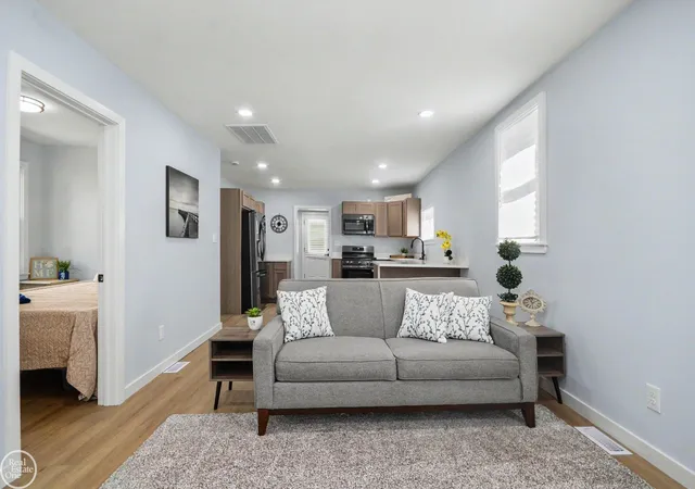Photo 3 of Single family home for sale at 20925 Ridgemont St, Harper Woods, MI 48225 | MLS# 58050220401 | Listing updated on 2026-09-12