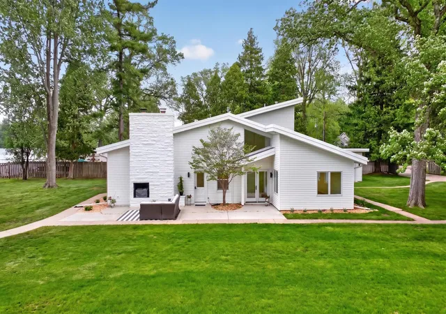 Photo 1 of Single family home for sale at 5010 Woodland Rd, Jackson, MI 49203 | MLS# 55026046286 | Listing updated on 2026-09-01