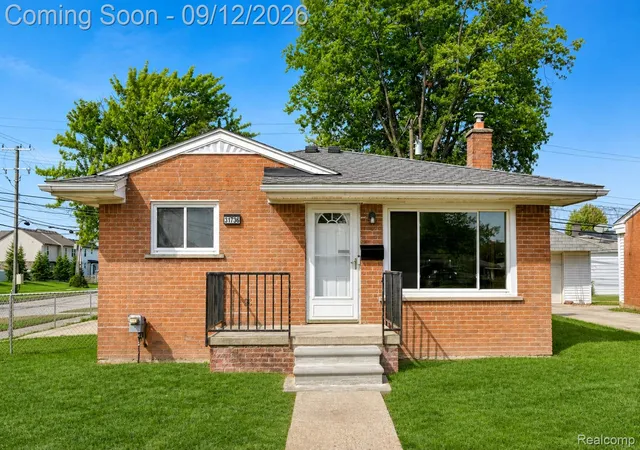 Photo 4 of Single family home for sale at 31736 Ann Arbor Trl, Westland, MI 48185 | MLS# 20261070090 | Listing updated on 2026-09-12