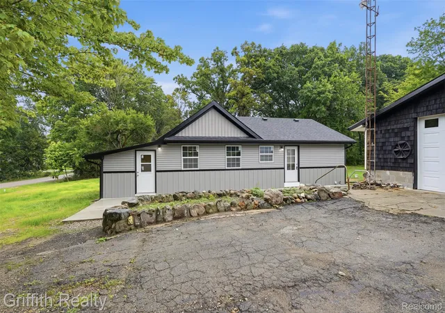 Photo 3 of Single family home for sale at 5820 Mack Rd, Howell, MI 48855 | MLS# 20261070098 | Listing updated on 2026-09-15