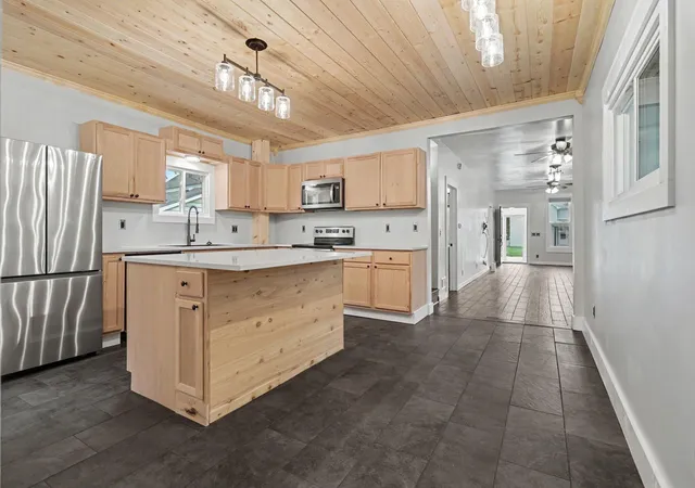 Photo 3 of Single family home for sale at 817 W Hanover St, Marshall, MI 49068 | MLS# 55026046304 | Listing updated on 2026-09-13