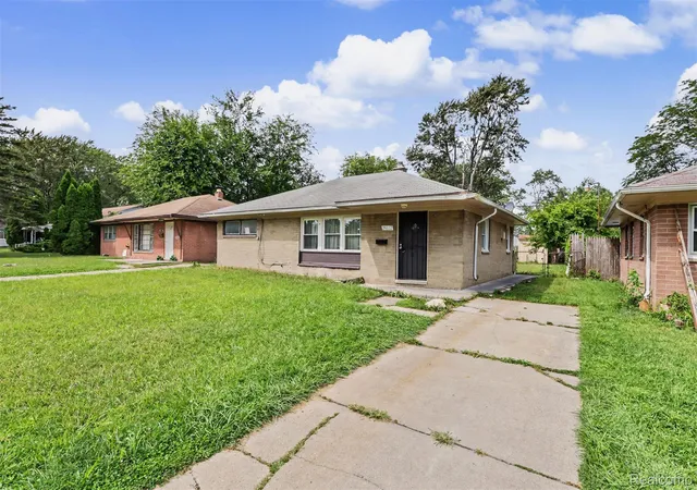 Photo 2 of Single family home for sale at 28632 Parkwood St, Inkster, MI 48141 | MLS# 20261070102 | Listing updated on 2026-09-11