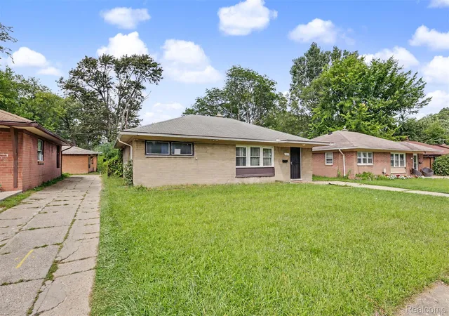 Photo 3 of Single family home for sale at 28632 Parkwood St, Inkster, MI 48141 | MLS# 20261070102 | Listing updated on 2026-09-11