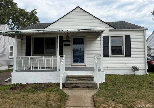 Photo 2 of Single family home for sale at 25324 Culver St, Saint Clair Shores, MI 48081 | MLS# 20261070103 | Listing updated on 2026-09-08