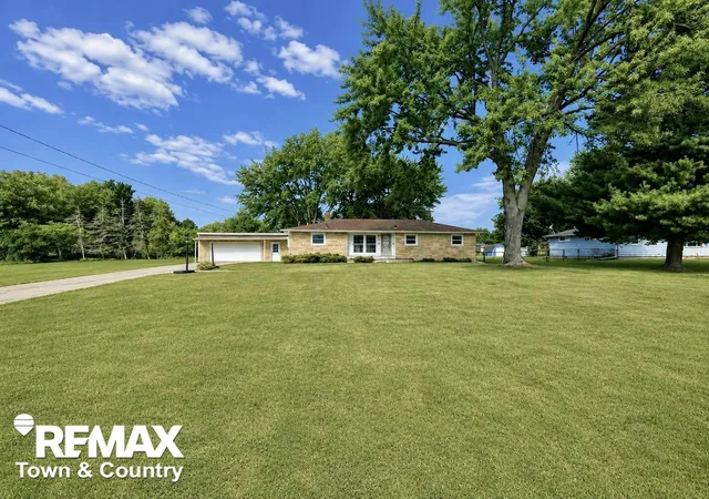 Photo 2 of Single family home for sale at 626 S Mckinley Rd, Flushing, MI 48433 | MLS# 5050220416 | Listing updated on 2026-09-10