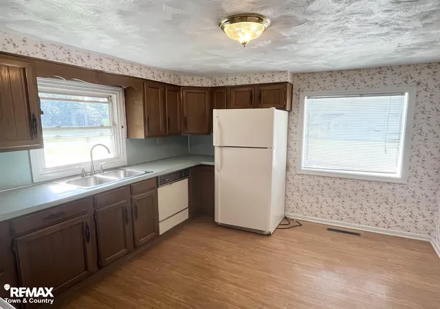 Photo 4 of Single family home for sale at 626 S Mckinley Rd, Flushing, MI 48433 | MLS# 5050220416 | Listing updated on 2026-09-10