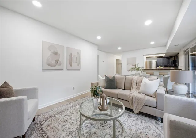 Condo for sale at 300 Briarcrest Dr #140, Ann Arbor, MI 48104 | MLS# 81026046307