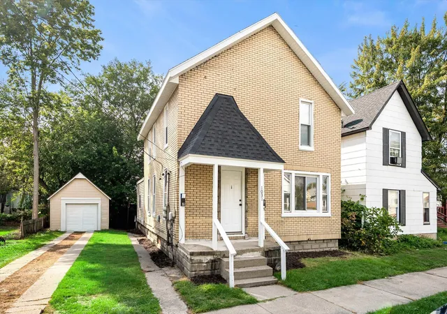Multi family home for sale at 1031 Hamilton Ave NW, Grand Rapids, MI 49504 | MLS# 65026046308