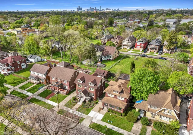 Photo 3 of Single family home for sale at 4815 Iroquois St, Detroit, MI 48214 | MLS# 20261070106 | Listing updated on 2026-09-09