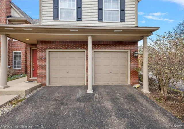 Listing Photo 4 - Condo for sale in building located at 28360 Carlton Wy Dr, Novi, MI 48377