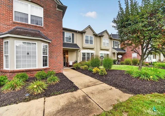 Photo 3 of Condo for sale at 4285 S Hampton Ridge Blvd E #141, Howell, MI 48843 | MLS# 20261070110 | Listing updated on 2026-09-10