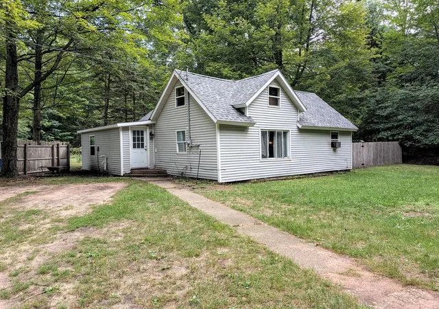 Photo 1 of Single family home for sale at 1466 Scenic Dr, Muskegon, MI 49445 | MLS# 71026046312 | Listing updated on 2026-09-17