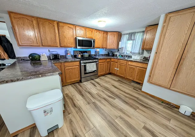 Photo 4 of Single family home for sale at 1466 Scenic Dr, Muskegon, MI 49445 | MLS# 71026046312 | Listing updated on 2026-09-17