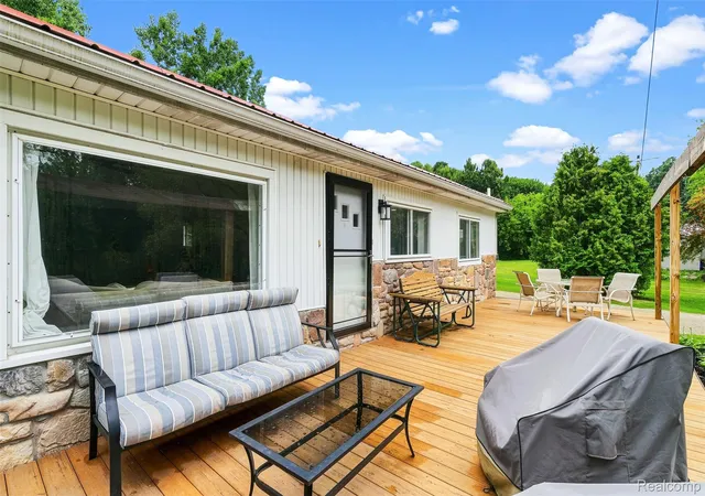 Photo 3 of Single family home for sale at 3319 Valentine Rd, Lapeer, MI 48446 | MLS# 20261070114 | Listing updated on 2026-09-06