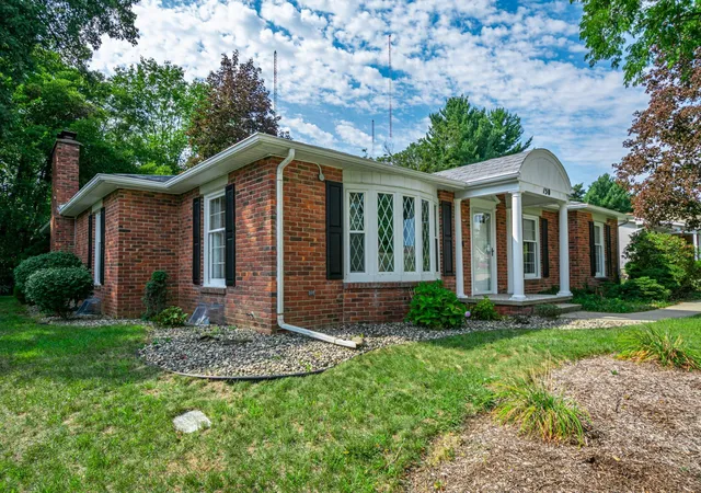 Photo 3 of Single family home for sale at 150 Brentwood Dr, Battle Creek, MI 49015 | MLS# 64026046316 | Listing updated on 2026-09-03
