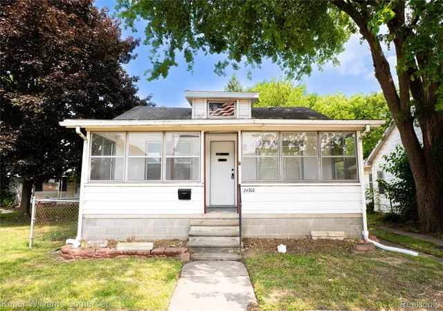 Photo 1 of Single family home for sale at 24300 Melrose Ave, Eastpointe, MI 48021 | MLS# 20261070122 | Listing updated on 2026-09-17