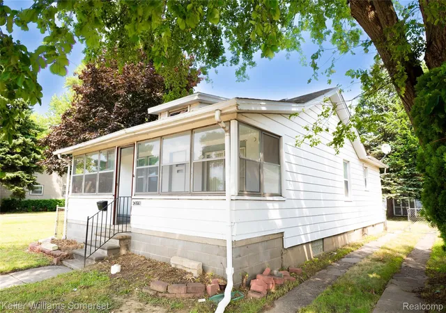 Photo 3 of Single family home for sale at 24300 Melrose Ave, Eastpointe, MI 48021 | MLS# 20261070122 | Listing updated on 2026-09-17