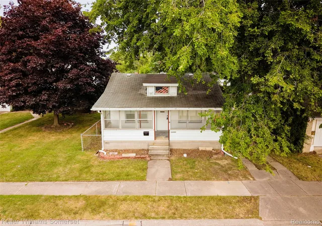 Photo 4 of Single family home for sale at 24300 Melrose Ave, Eastpointe, MI 48021 | MLS# 20261070122 | Listing updated on 2026-09-17