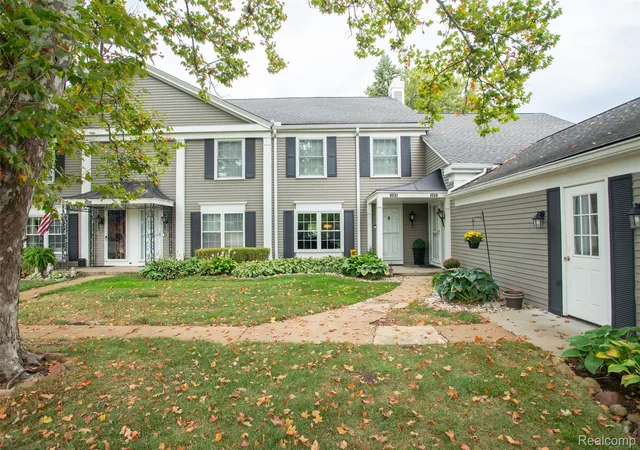 Photo 2 of Condo for sale at 2689 Williamsburg Cir, Auburn Hills, MI 48326 | MLS# 20261070130 | Listing updated on 2026-09-11