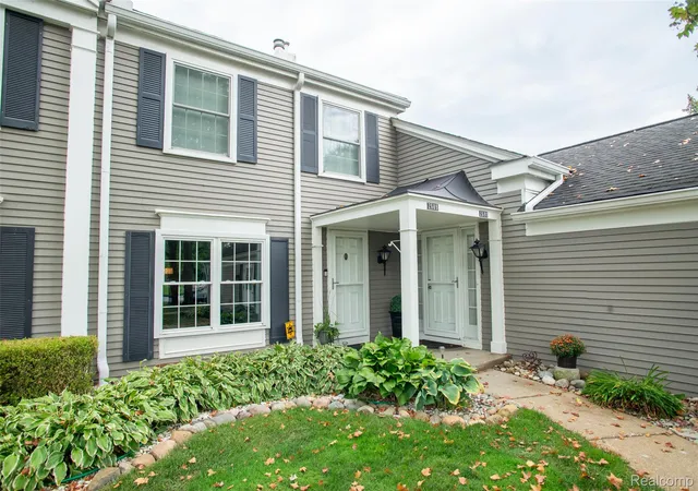 Photo 3 of Condo for sale at 2689 Williamsburg Cir, Auburn Hills, MI 48326 | MLS# 20261070130 | Listing updated on 2026-09-11
