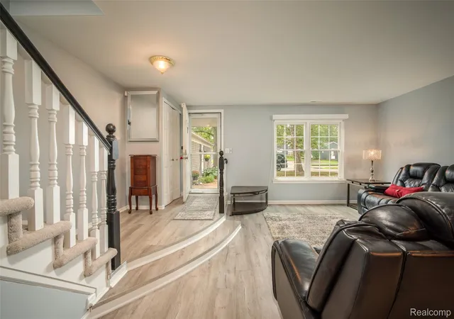 Listing Photo 4 - Condo for sale in building located at 2689 Williamsburg Cir, Auburn Hills, MI 48326