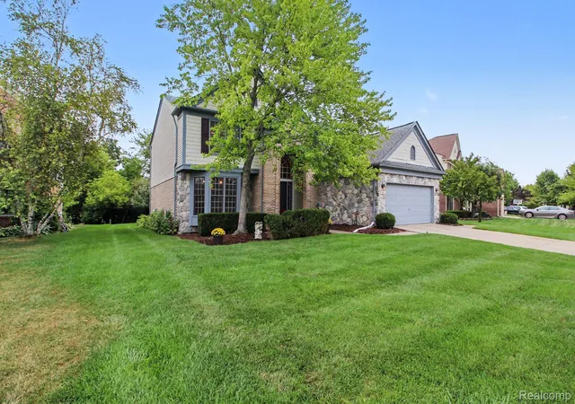 Photo 3 of Single family home for sale at 45063 Weymouth Dr, Canton, MI 48188 | MLS# 20261070136 | Listing updated on 2026-09-10