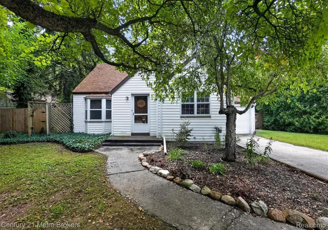 Photo 3 of Single family home for sale at 4575 Brockway Rd, Saginaw, MI 48638 | MLS# 20261070140 | Listing updated on 2026-09-03
