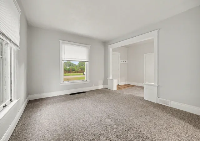 Listing Photo 4 - Condo for sale in building located at 1913 Olds St, Saginaw, MI 48602