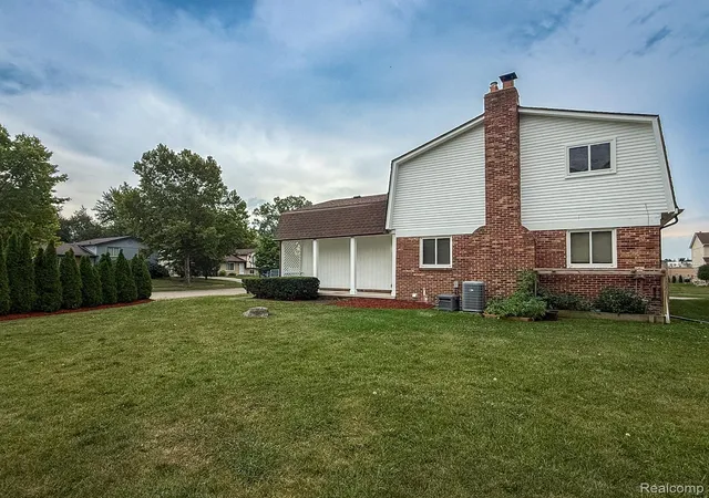 Photo 25 of Single family home for sale at 2863 Continental Dr, Troy, MI 48083 | MLS# 20261070146 | Listing updated on 2026-09-15