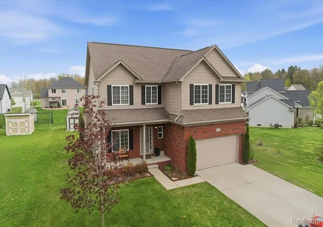 Photo 3 of Single family home for sale at 8131 Peninsula Cir, Grand Blanc, MI 48439 | MLS# 20261070150 | Listing updated on 2026-09-04