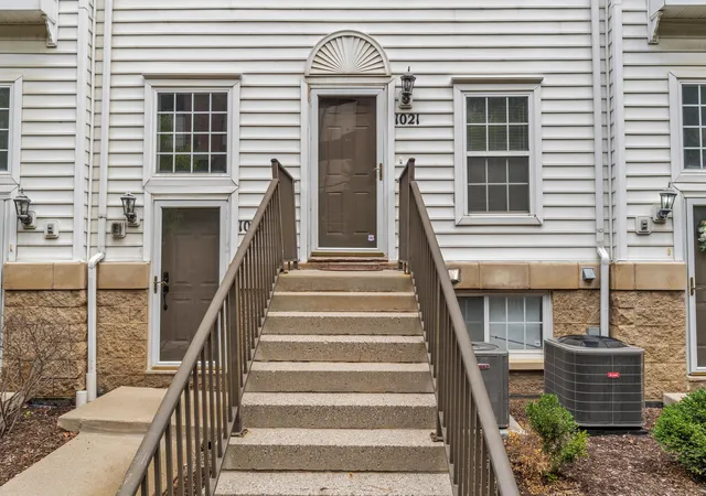 Photo 3 of Condo for sale at 1021 Maiden Ln, Ann Arbor, MI 48105 | MLS# 81026046334 | Listing updated on 2026-09-16