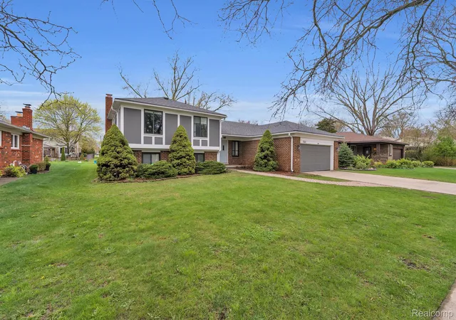 Photo 2 of Single family home for sale at 7323 Burgundy St, Canton, MI 48187 | MLS# 20261070159 | Listing updated on 2026-09-19