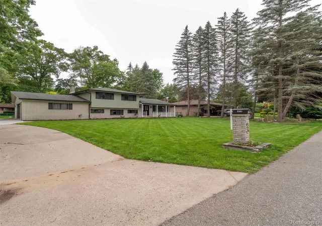 Photo 3 of Single family home for sale at 6742 Canterbury Ct, Shelby Township, MI 48316 | MLS# 20261070163 | Listing updated on 2026-09-02