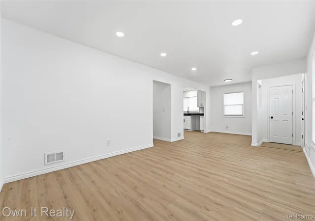 Photo 4 of Single family home for sale at 7230 Rosemont Ave, Detroit, MI 48228 | MLS# 20261070164 | Listing updated on 2026-09-04