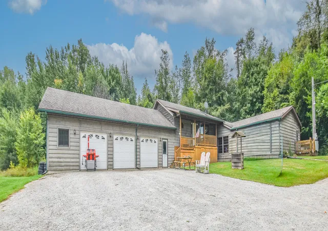 Photo 2 of Single family home for sale at 1085 Wolf Rd, Reading, MI 49274 | MLS# 62026046338 | Listing updated on 2026-09-16