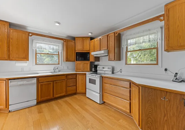 Photo 3 of Single family home for sale at 4079 Bennett Ct, Adrian, MI 49221 | MLS# 81026046335 | Listing updated on 2026-10-06