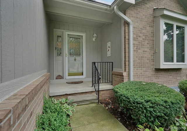 Photo 3 of Condo for sale at 5439 Hickory Cir, Flushing, MI 48433 | MLS# 20261070165 | Listing updated on 2026-09-06