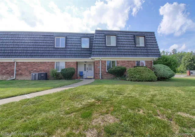 Photo 1 of Condo for sale at 1800 Colonial Village Way #3, Waterford, MI 48328 | MLS# 20261070167 | Listing updated on 2026-09-03