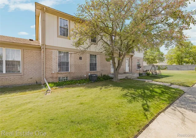 Photo 3 of Condo for sale at 35367 Tall Oaks Dr, Sterling Heights, MI 48312 | MLS# 20261070171 | Listing updated on 2026-09-02