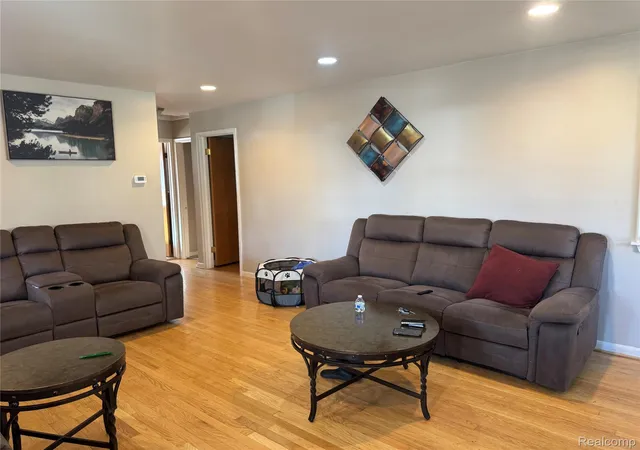 Photo 4 of Single family home for sale at 32075 Saint Annes Dr, Warren, MI 48092 | MLS# 20261070177 | Listing updated on 2026-09-02