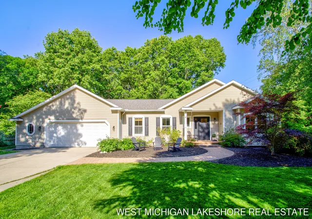 Photo 2 of Single family home for sale at 3260 Lorrimar Ln, Saugatuck, MI 49453 | MLS# 71026046342 | Listing updated on 2026-09-30